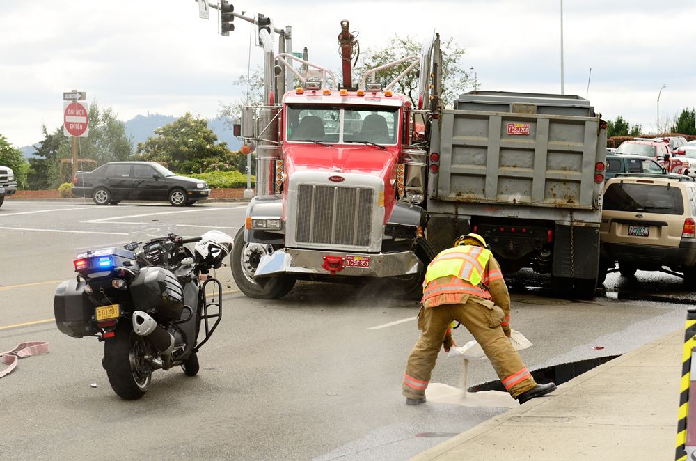 Wauseon, OH - Injury Tractor-Trailer Collision Closes WB Lanes on Ohio Turnpike