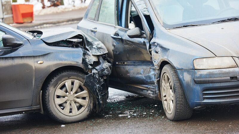 Geauga Co, OH - Serious Injury Car Accident Halts Traffic on Mayfield Rd