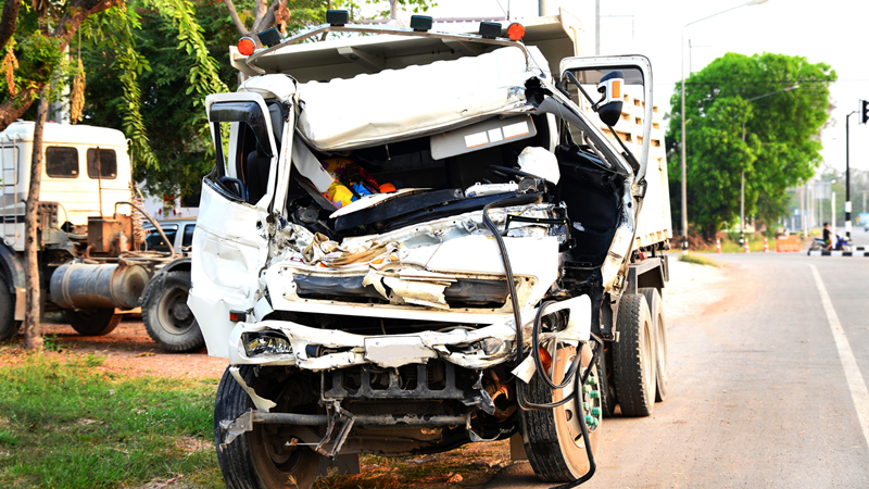 Lima, OH - Two People Injured in Crash at Spring St & Union St